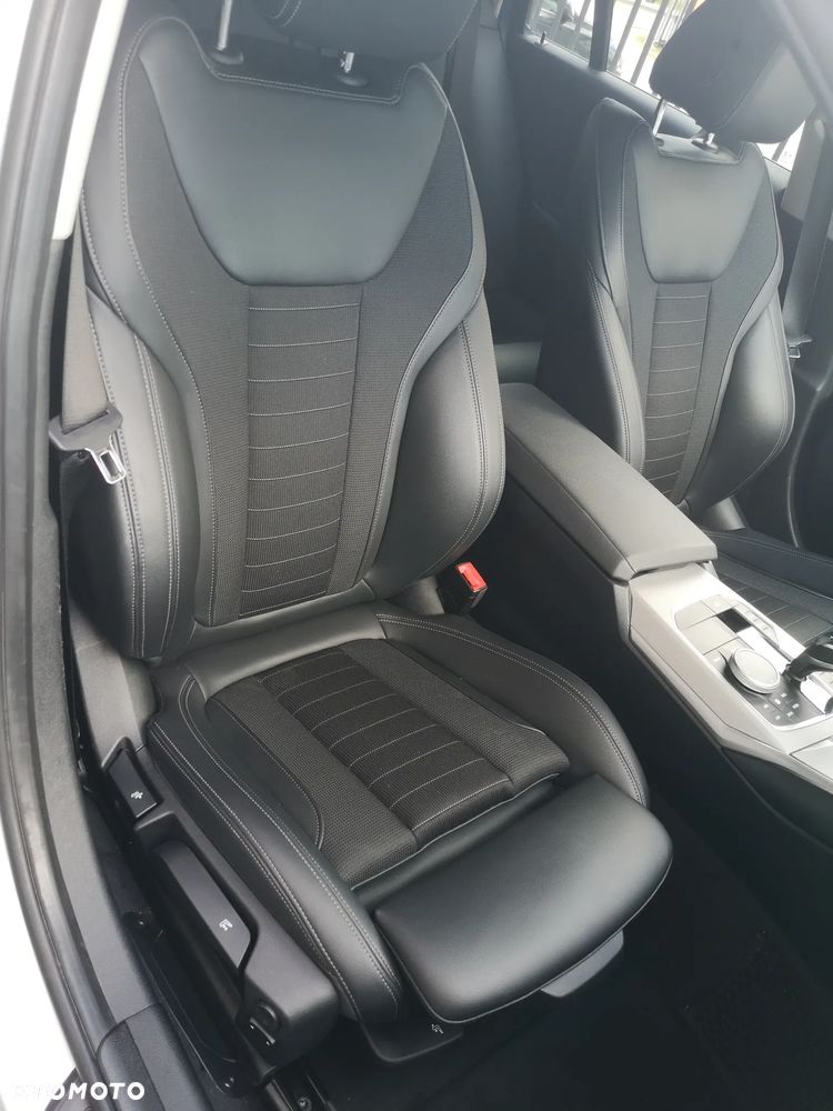 BMW Seria 3 320d xDrive - 30