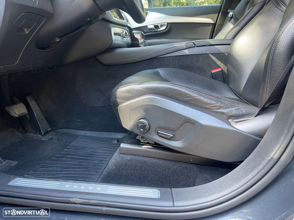 Volvo XC 90 2.0 D4 Momentum - 15