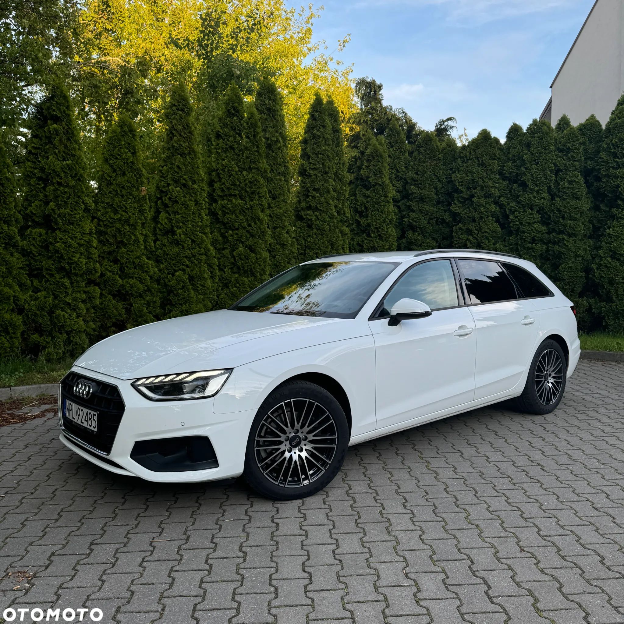 Audi A4 Avant 30 TDI S tronic - 1