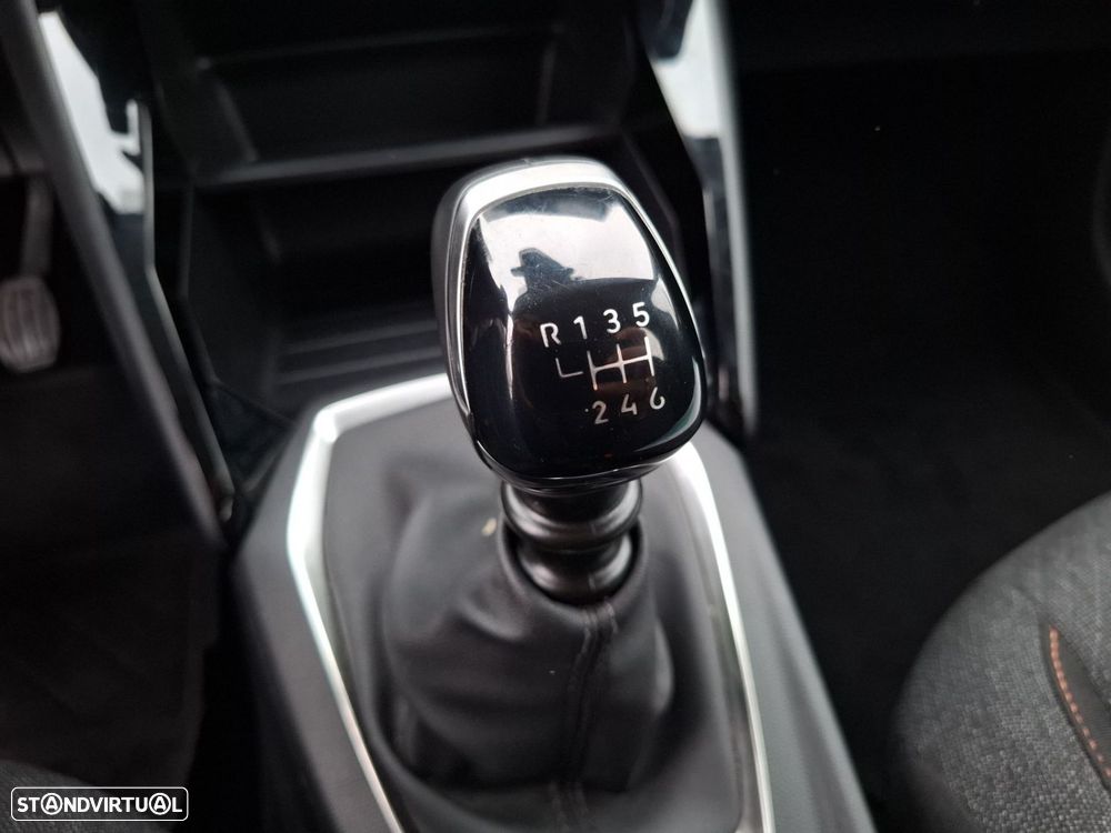 Peugeot 208 1.2 PureTech Style - 18