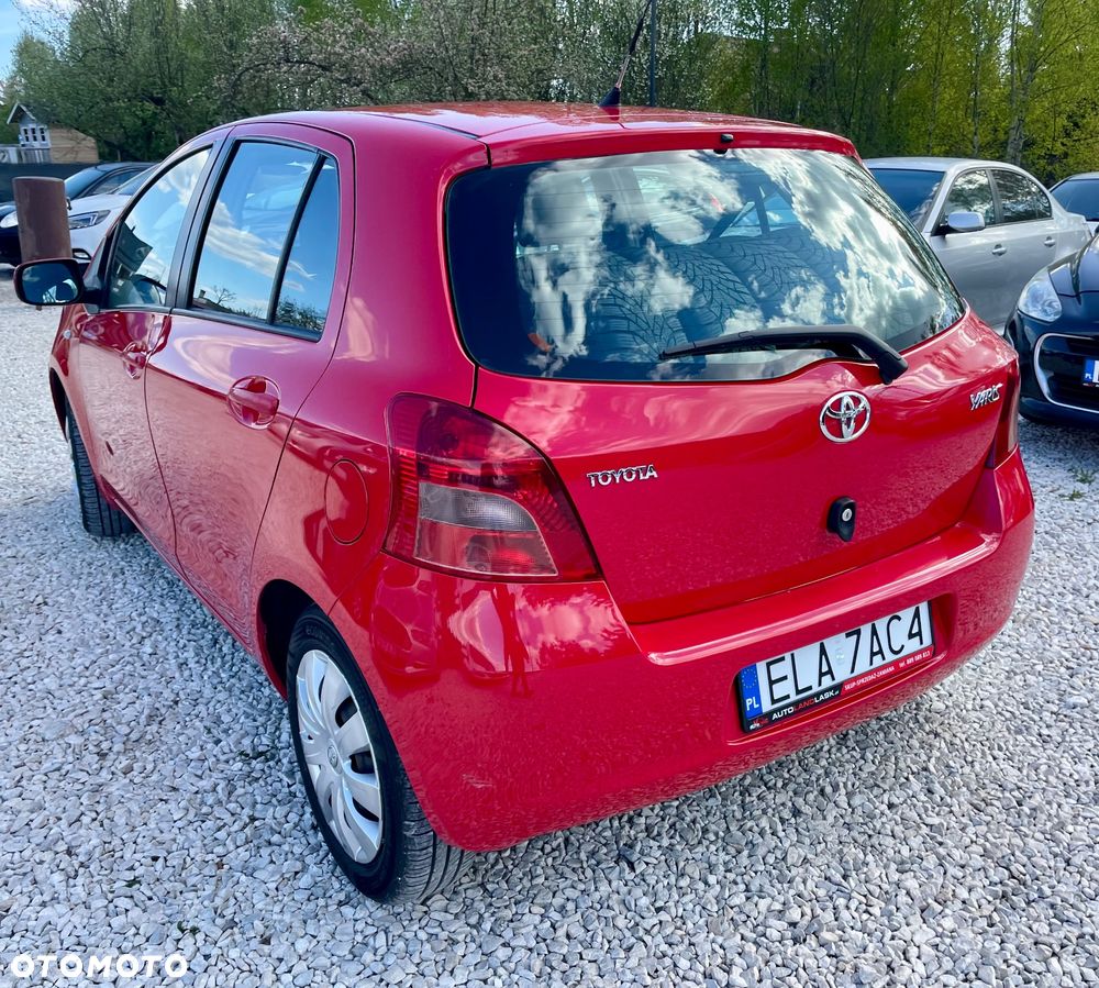Toyota Yaris 1.3 Luna Hit - 8