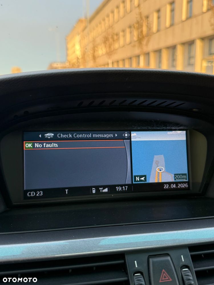 BMW Seria 5 525d - 23