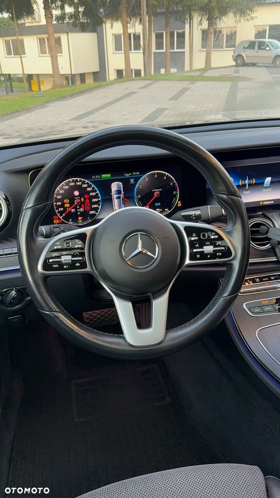Mercedes-Benz Klasa E 300 de AMG - 25