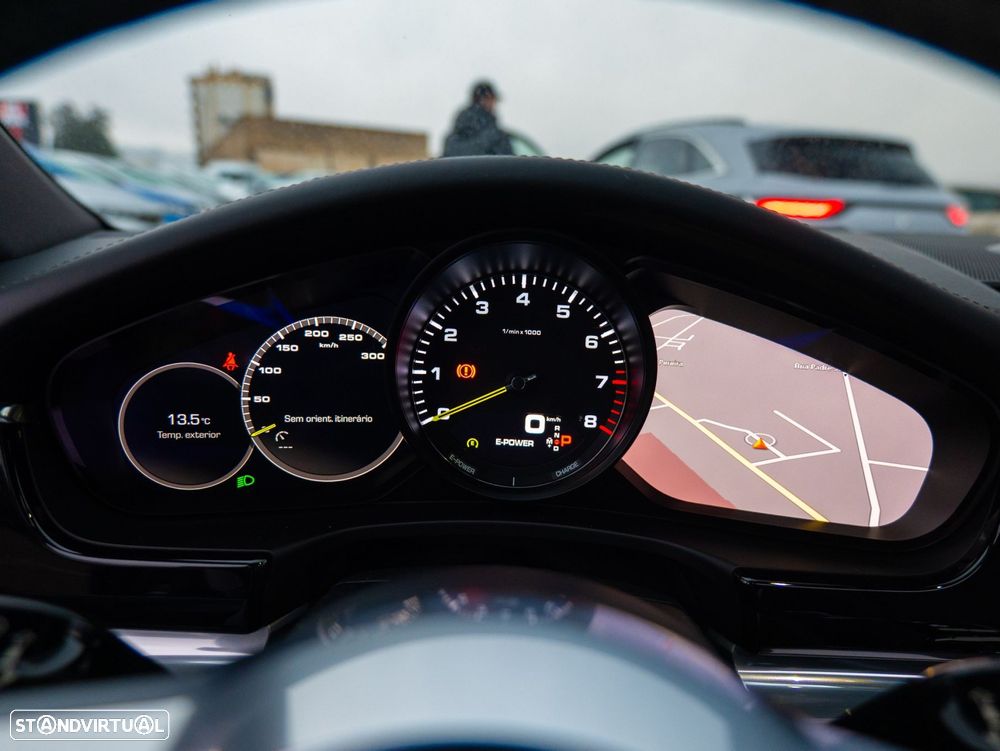 Porsche Panamera Sport Turismo 4 E-Hybrid - 21