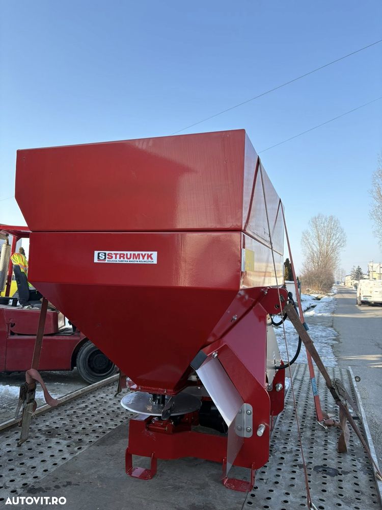 STRUMIK Masina imprastiat ingrasaminte 1600l - 2