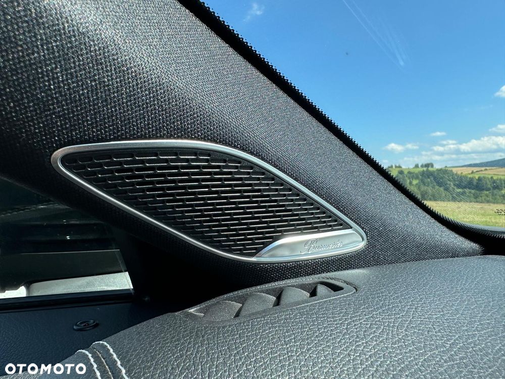 Mercedes-Benz CLA - 12
