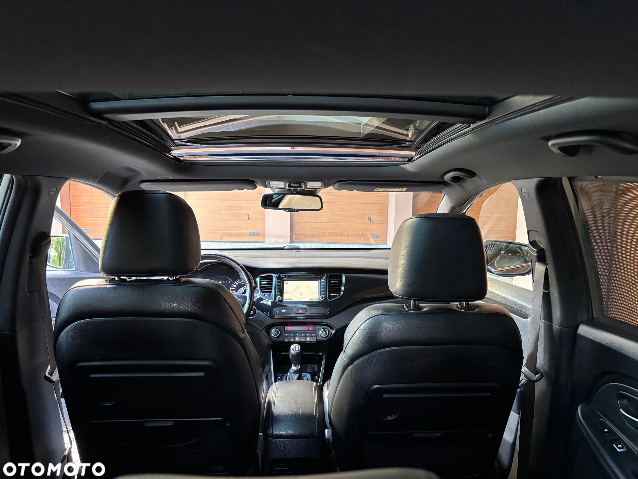 Kia Carens 1.7 CRDi 136 Dream Team Edition - 32
