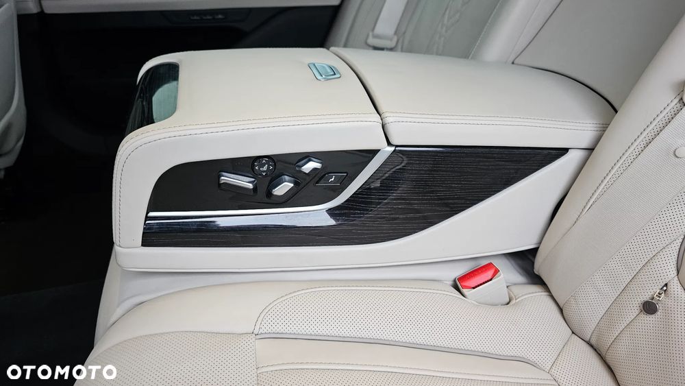 BMW Seria 7 730d xDrive mHEV sport - 12