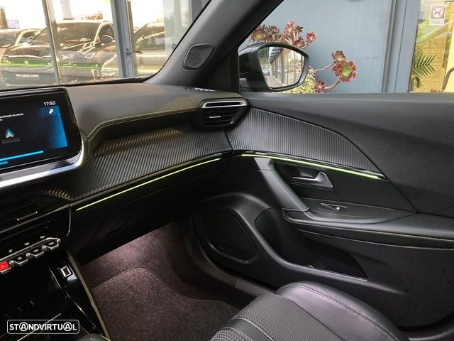 Peugeot 2008 1.2 PureTech GT Line - 35