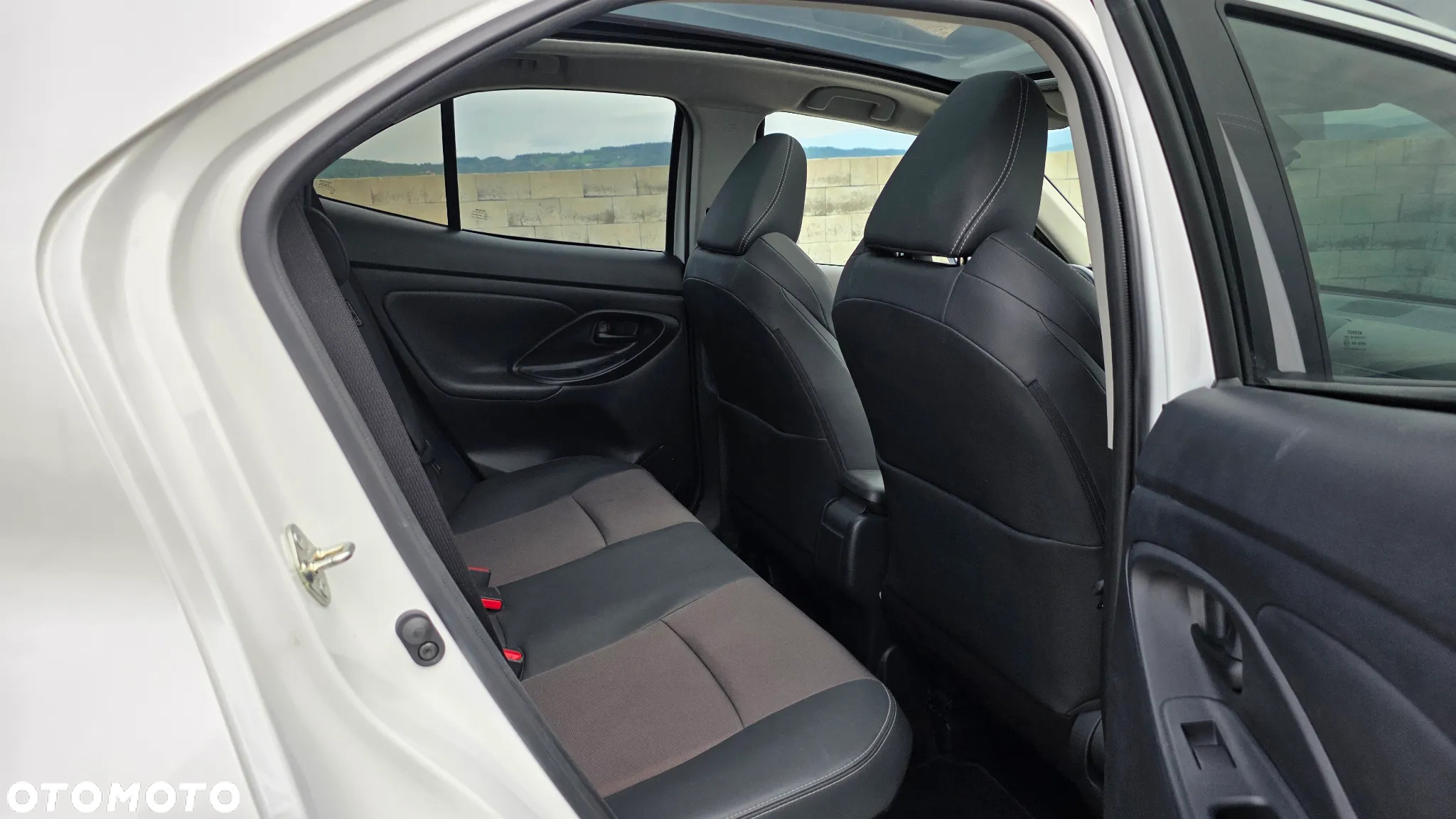 Toyota Yaris Cross Hybrid 1.5 Executive - 16