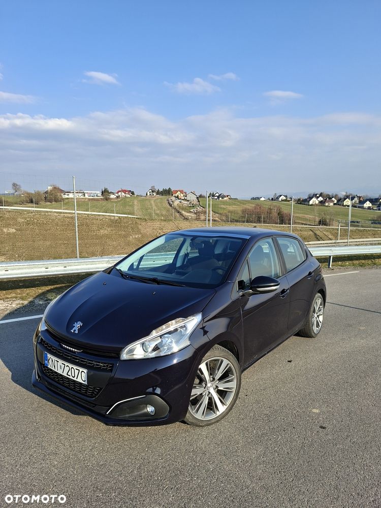 Peugeot 208 - 1