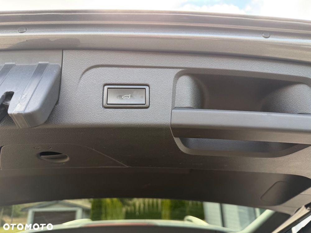 Volkswagen Touran 2.0 TDI SCR (BlueMotion Technology) DSG Highline - 13