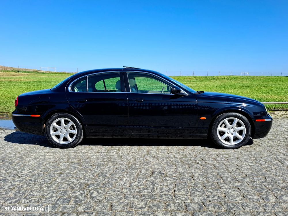 Jaguar S-Type 3.0 V6 Executive Auto. - 26