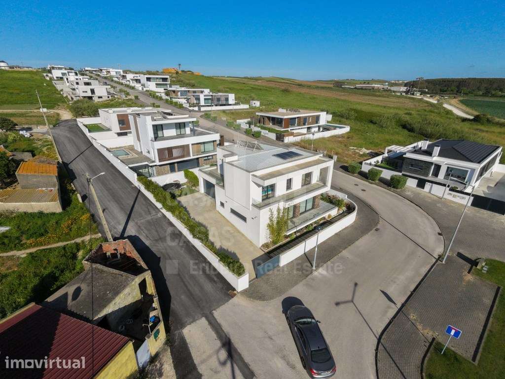Vende Moradia T4 - Ericeira 15 km, A Casa das Casas - Grande imagem: 2/53