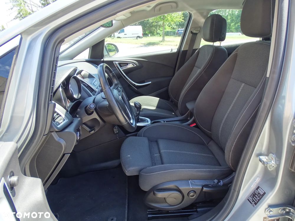 Opel Astra 1.6 Turbo Cosmo - 8
