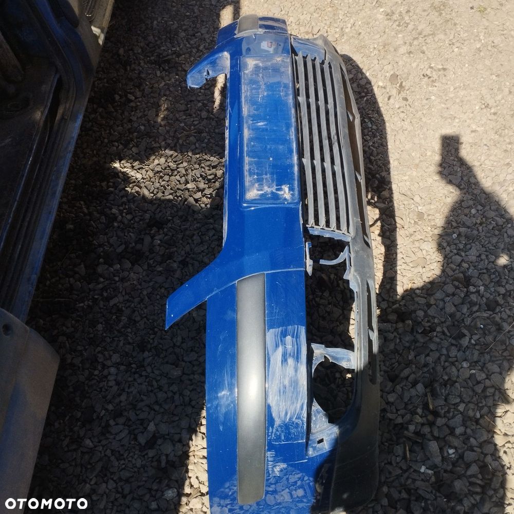 Volkswagen Passat B5 fl zderzak przód La5e
