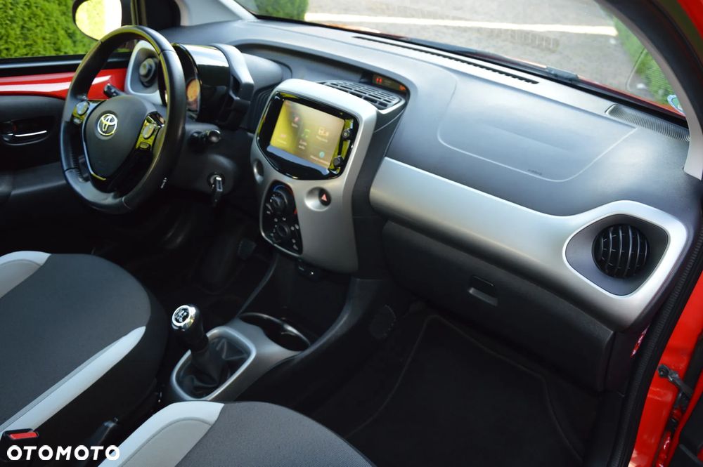 Toyota Aygo x-play touch - 6