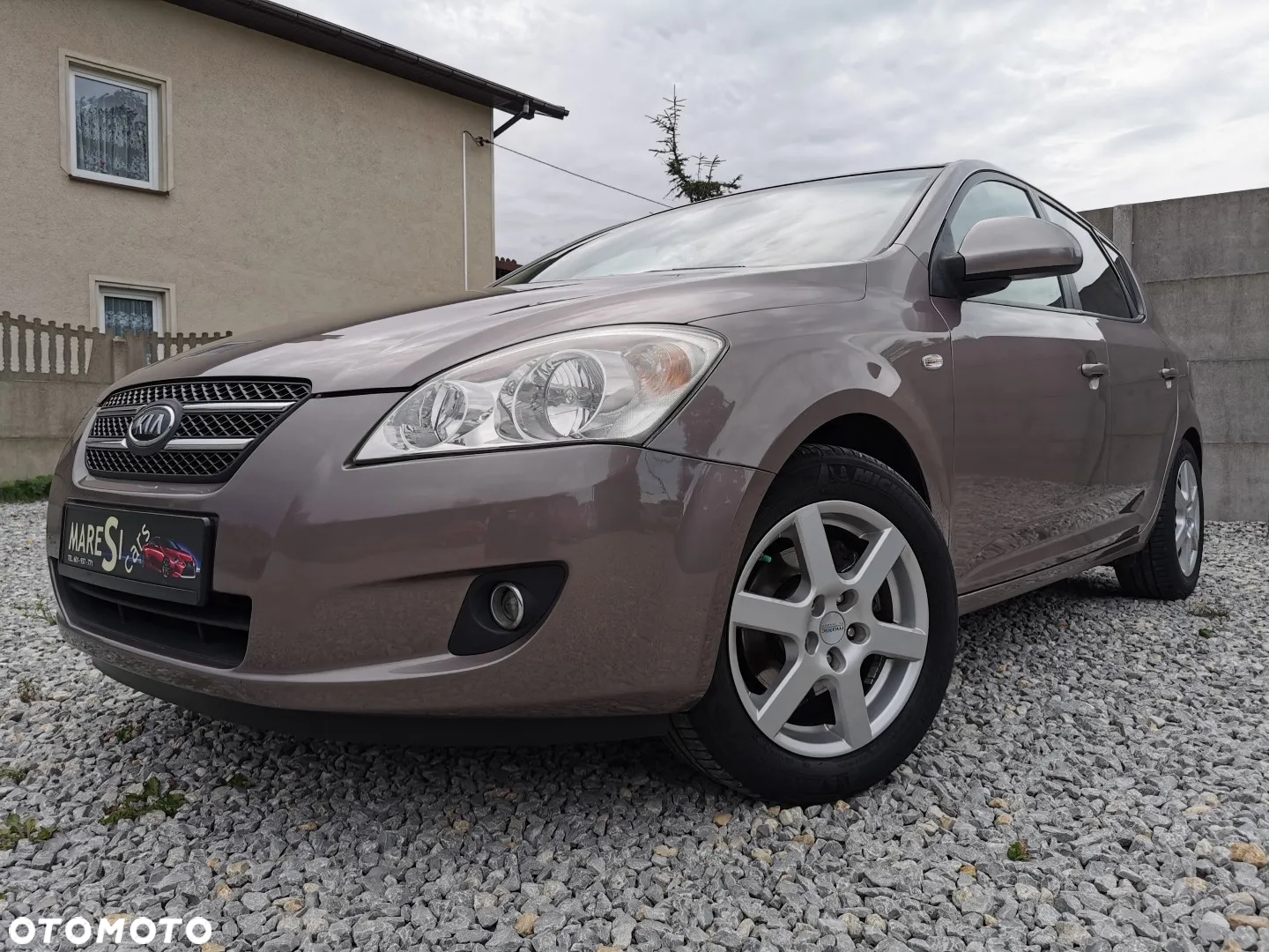Kia Ceed - 32