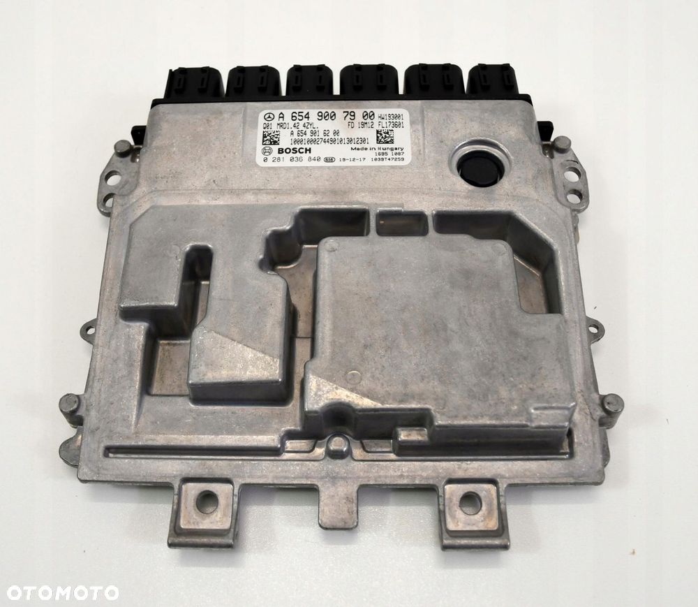 MERCEDES KOMPUTER SILNIKA A6549007900 0380 - 3