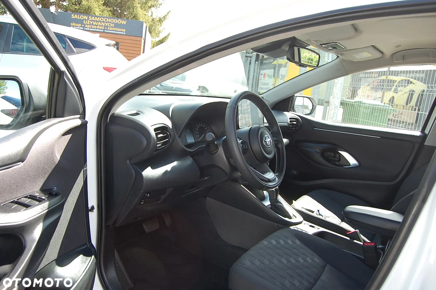 Toyota Yaris - 12