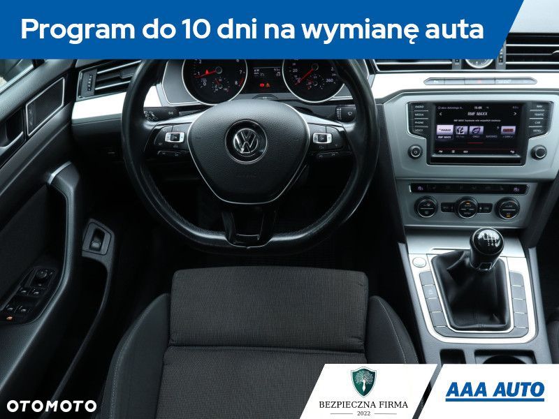 Volkswagen Passat - 9