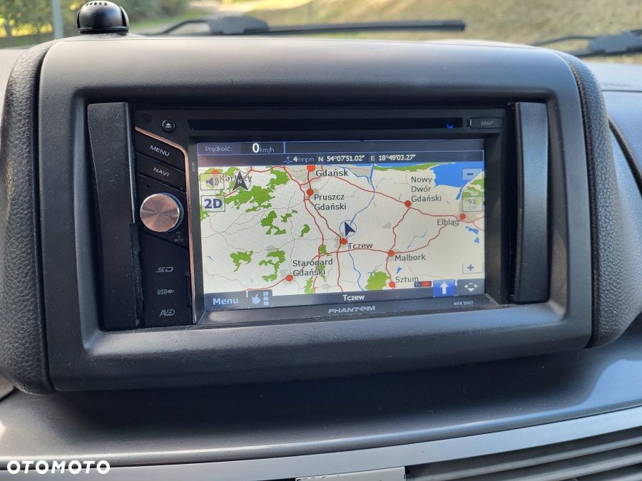 Volkswagen Routan - 23