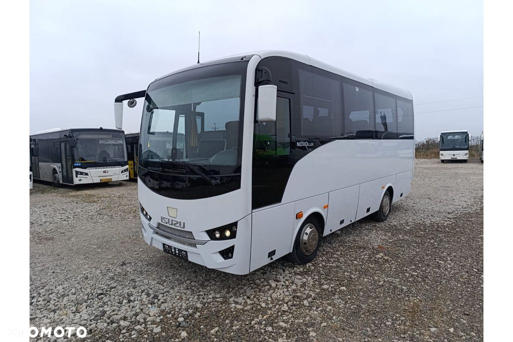 Isuzu Novolux - 9