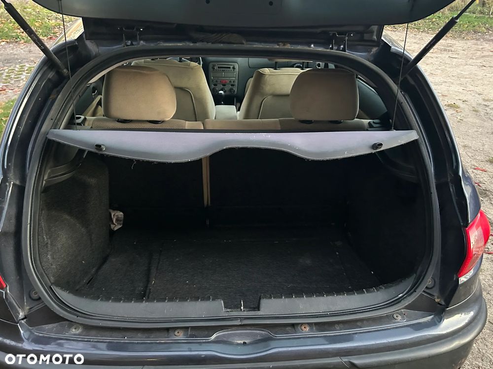 Alfa Romeo 147 1.9 JTD Distinctive - 6