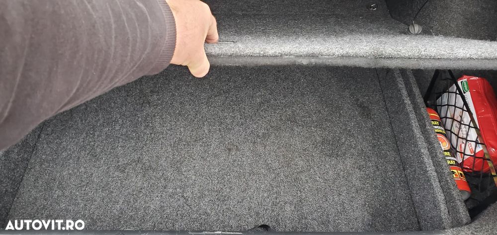 Skoda Octavia 2.0 FSI Laurin & Klement - 16