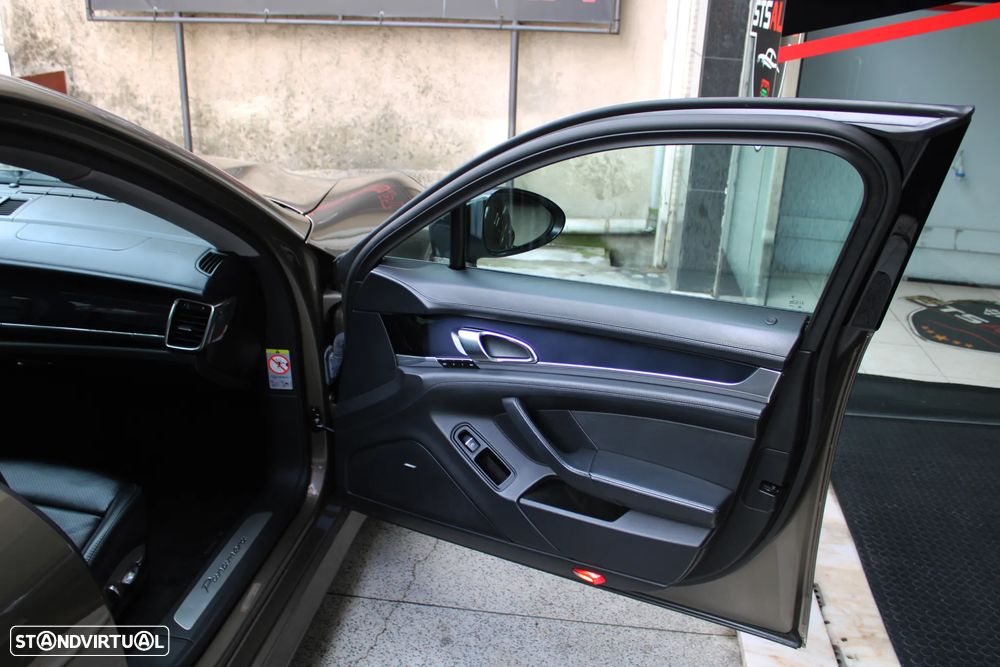 Porsche Panamera 3.0 V6 - 29