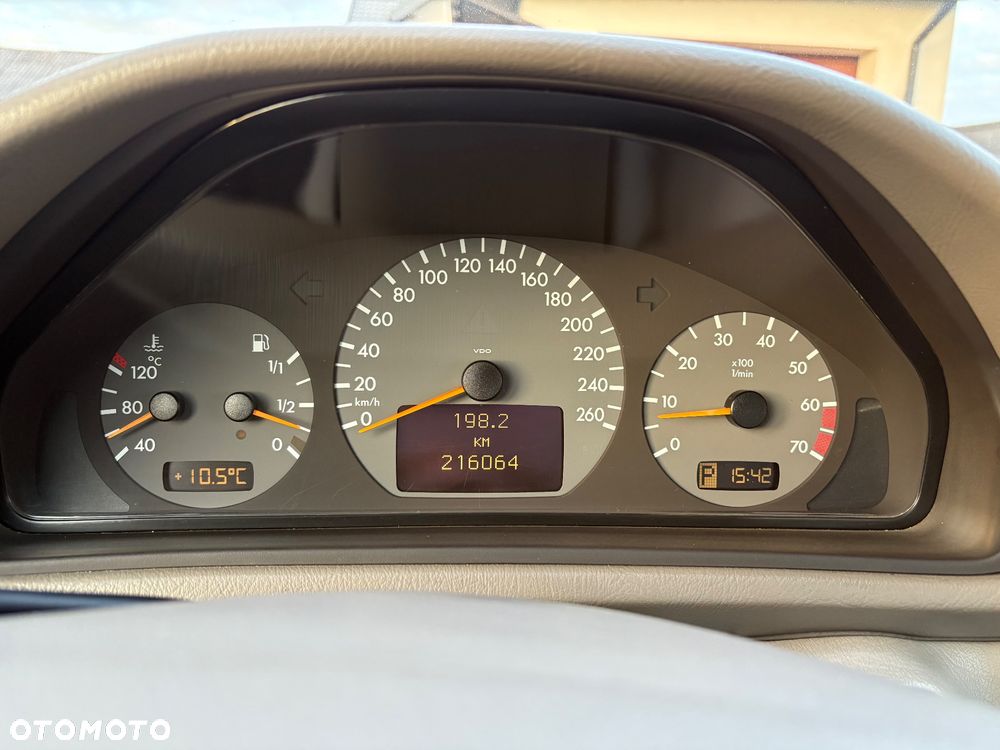 Mercedes-Benz CLK - 13