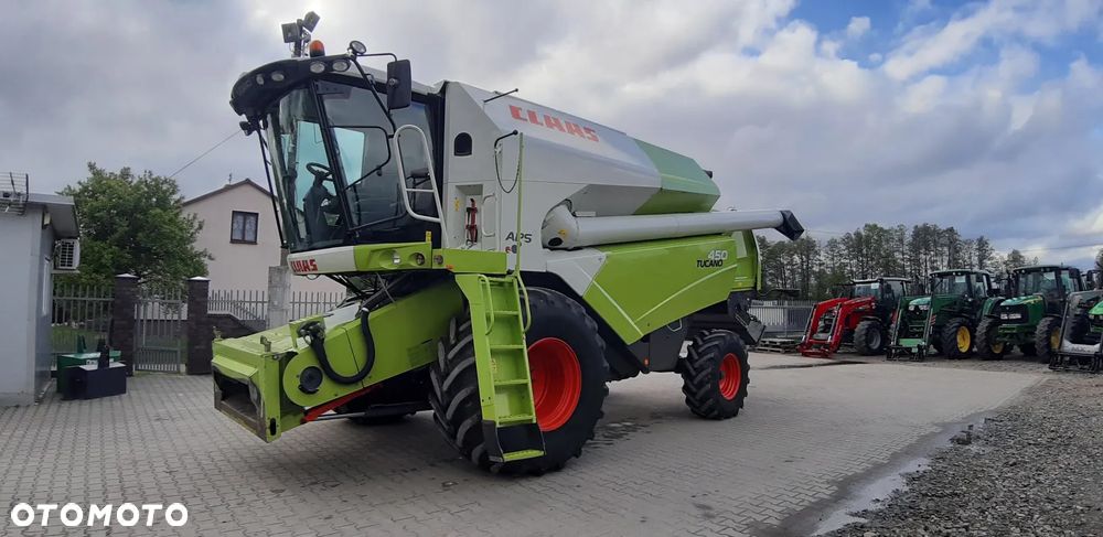 Claas Tucano 450 - 11