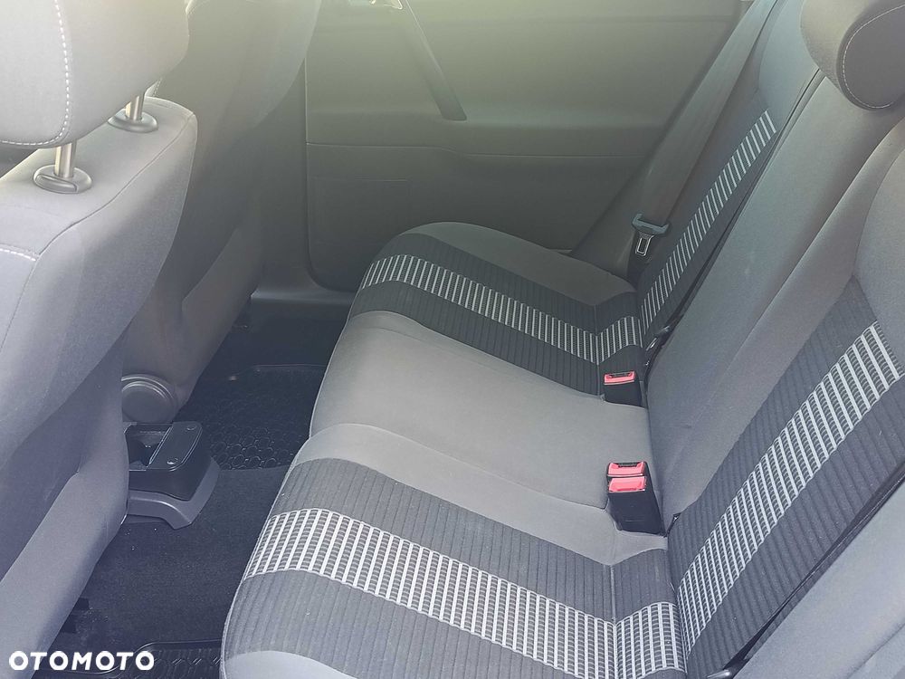 Volkswagen Polo - 8