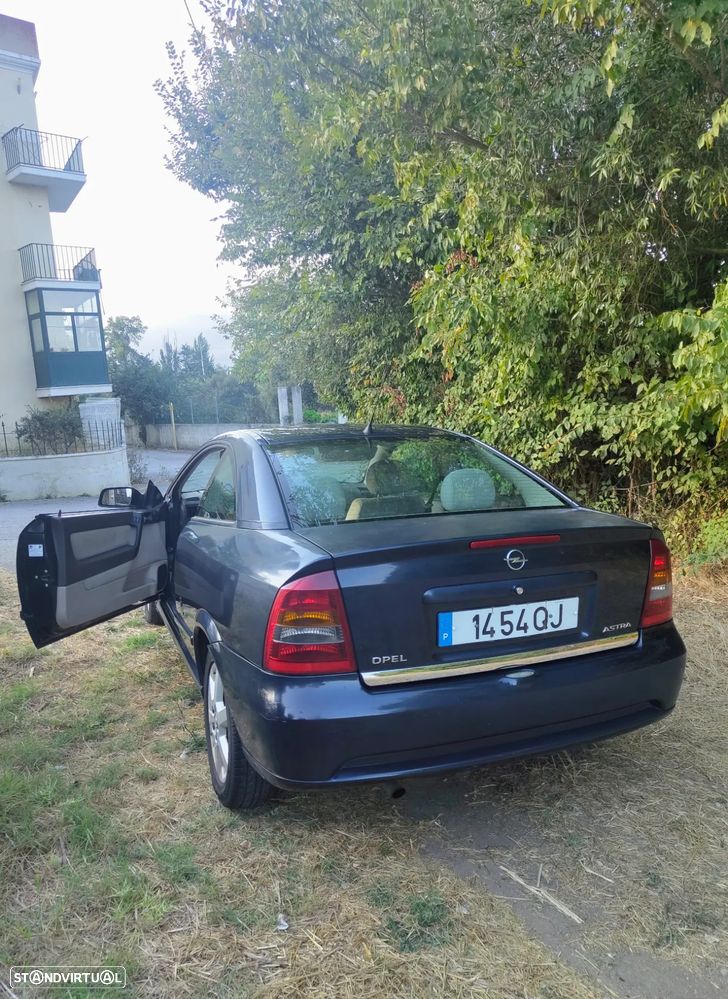 Opel Astra Coupe 1.8 16V - 4