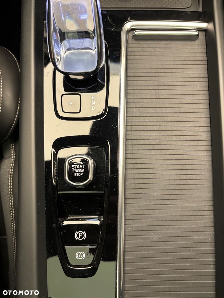Volvo XC 60 B5 B AWD Ultra Black Edition - 11