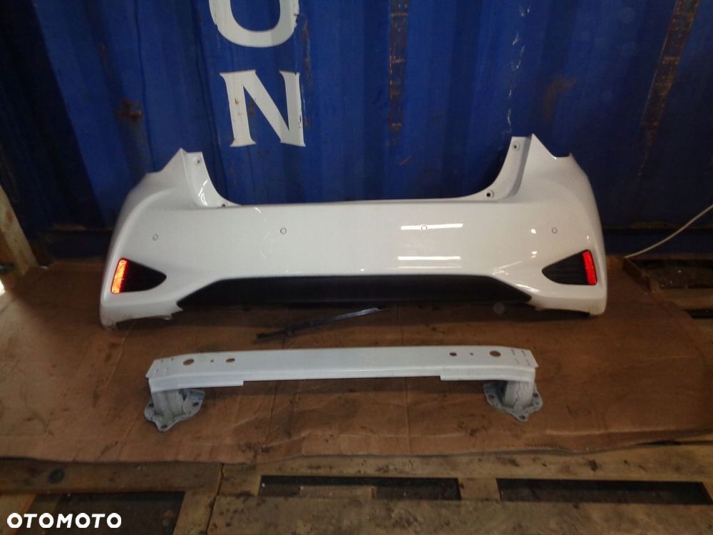 TOYOTA YARIS 17-19 BELKA TYLNEGO ZDERZAKA TYŁ
