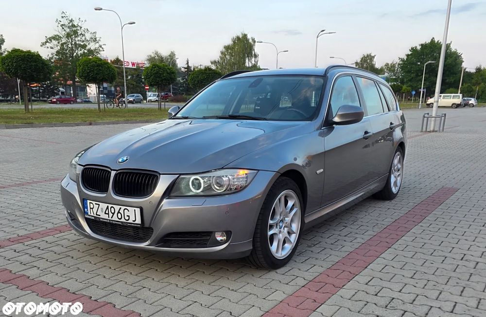 BMW Seria 3 330d xDrive - 11