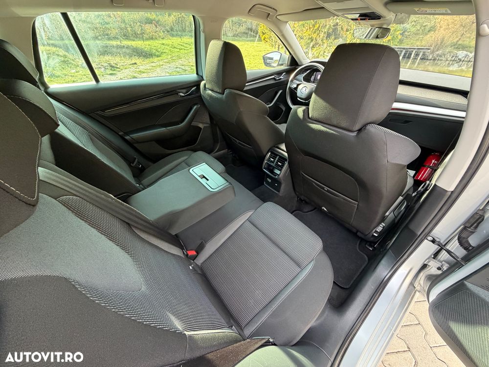 Skoda Octavia 2.0 TDI STYLE DSG - 17