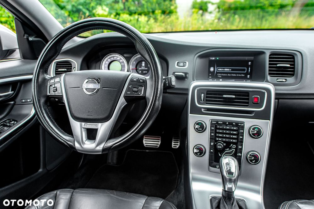 Volvo V60 T3 Geartronic Powershift RDesign - 13