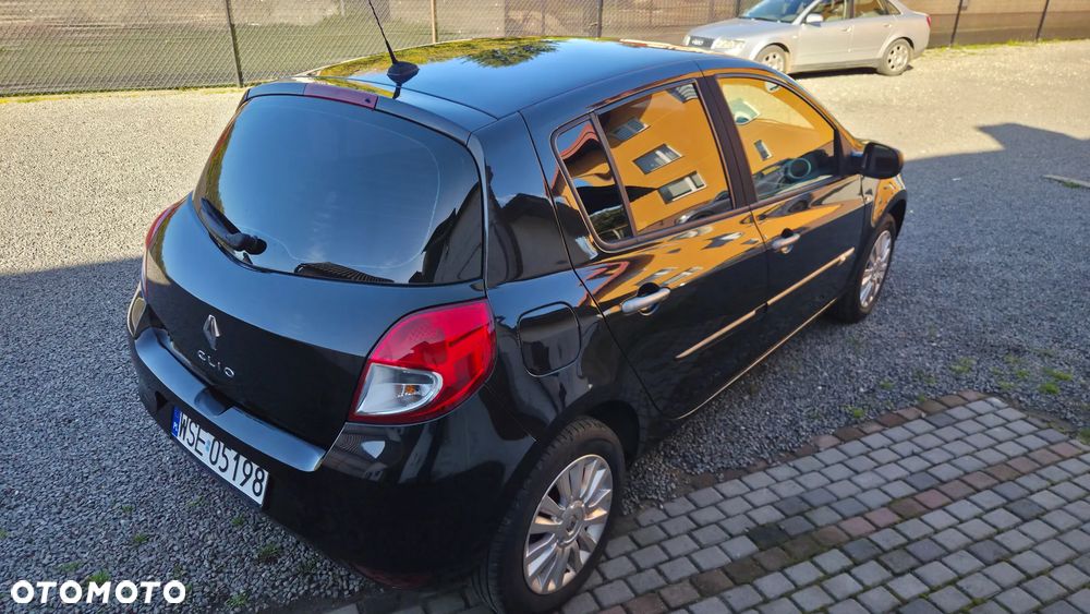 Renault Clio 1.2 16V Limited EU6 - 31