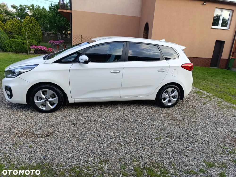Kia Carens - 20