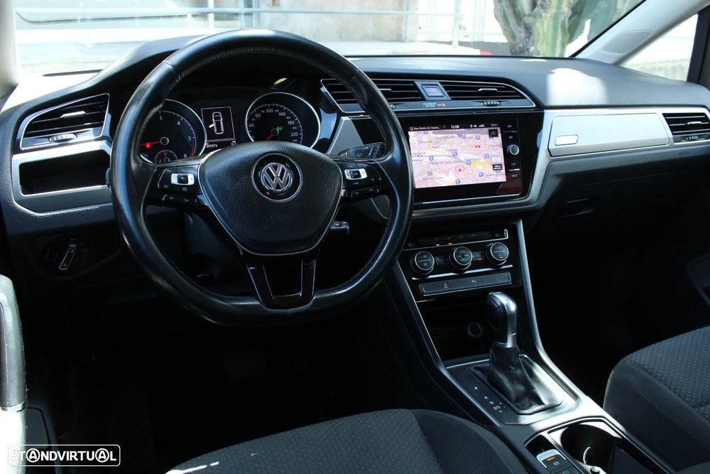 VW Touran 1.6 TDI Highline DSG - 16