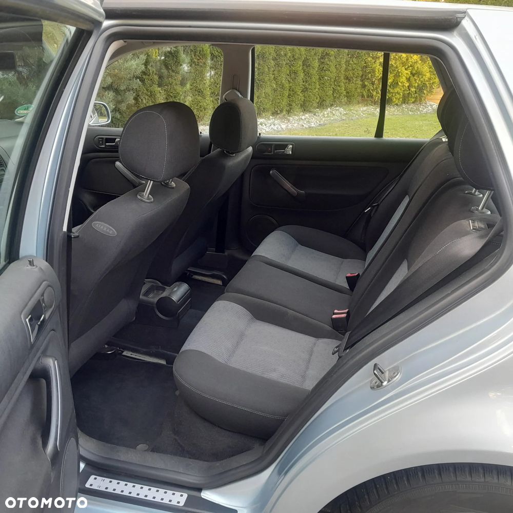 Volkswagen Golf - 10
