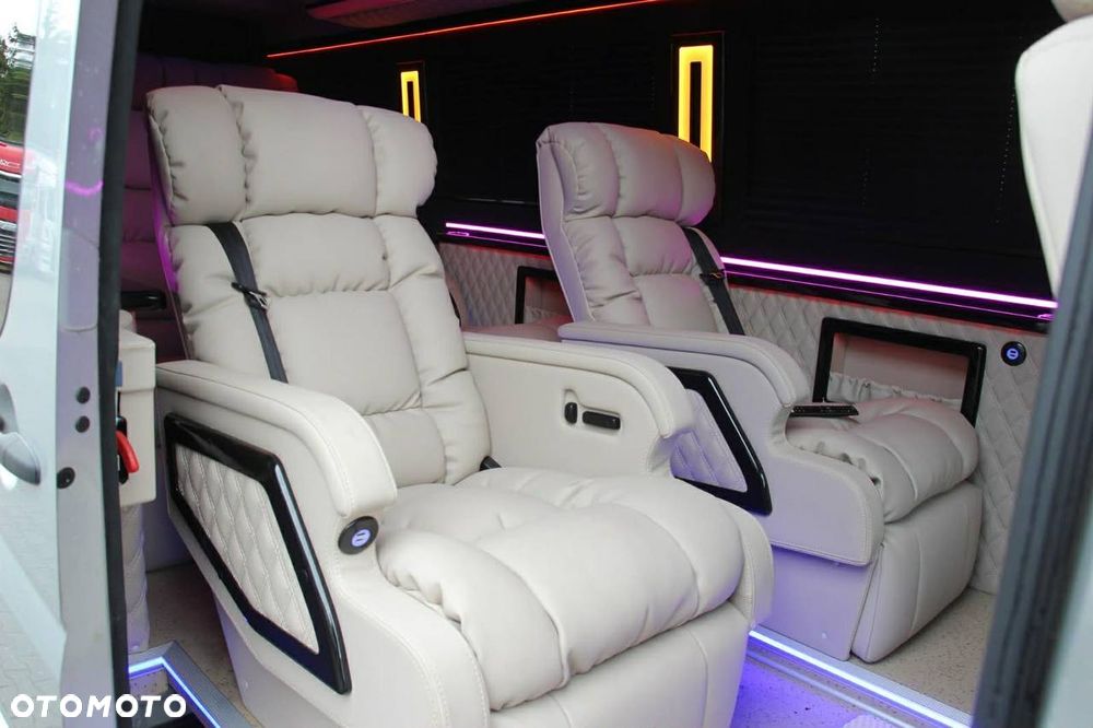 Mercedes-Benz Sprinter - 10