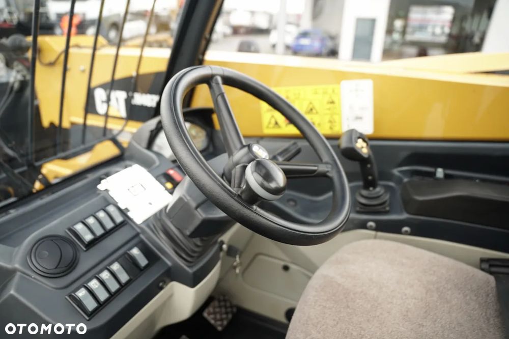 Caterpillar TH407C / ŁADOWARKA TELESKOPOWA / 2015 ROK / - 28