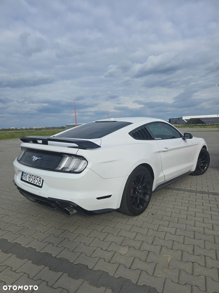 Ford Mustang - 3