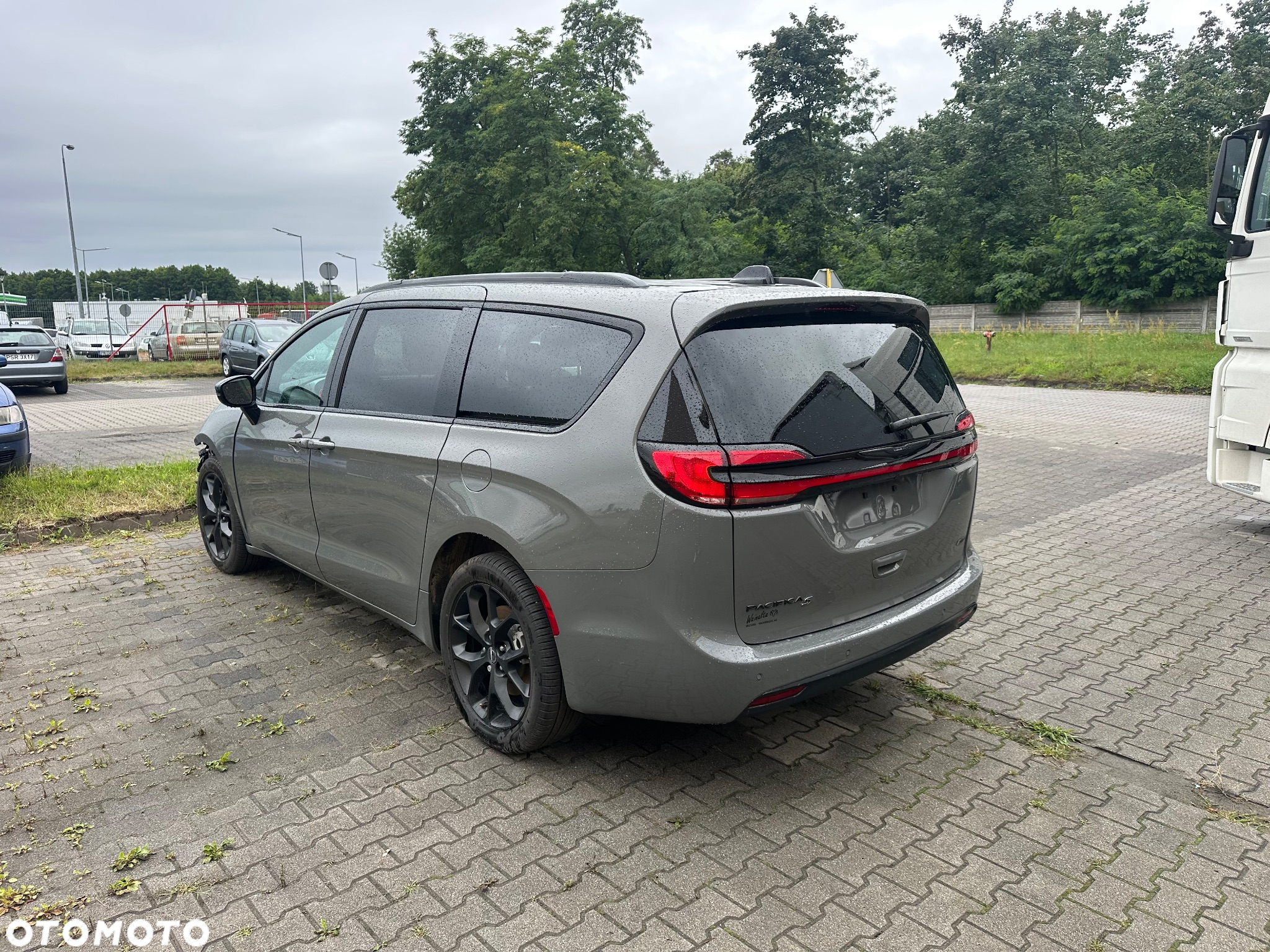 Chrysler Pacifica - 5