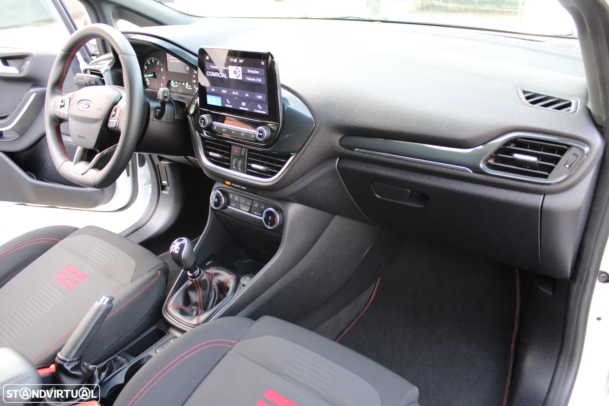 Ford Fiesta 1.0 EcoBoost ST-Line - 32