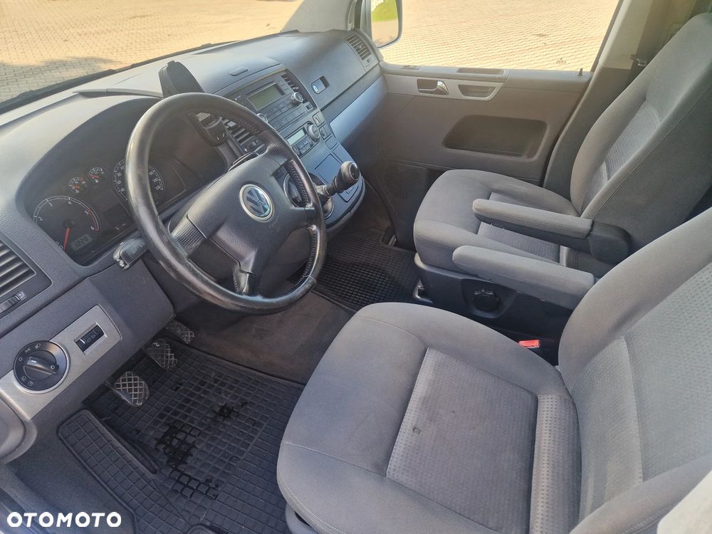 Volkswagen Multivan - 10