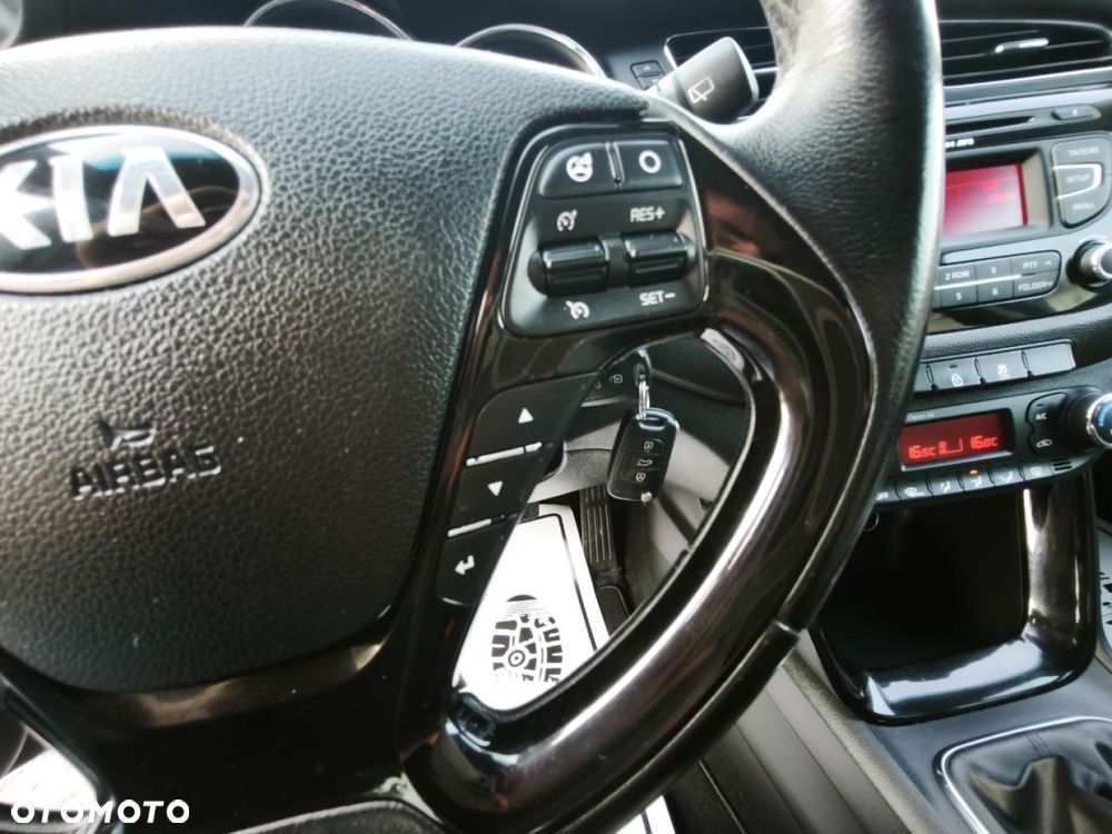 Kia Ceed - 11